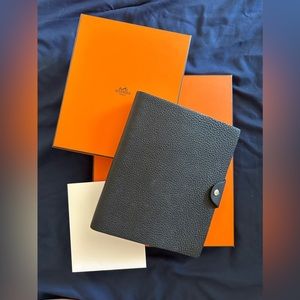 Hermes -Ulysse MM notebook cover and refill- Noir color, Medium.